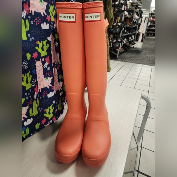 Hunter Boots - Picture 1 of 2